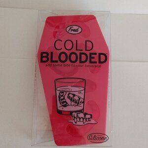 FRED Cold Blooded Vampire Teeth Silicone Ice Cube Tray RARE 2010 Coffin Ice Cube